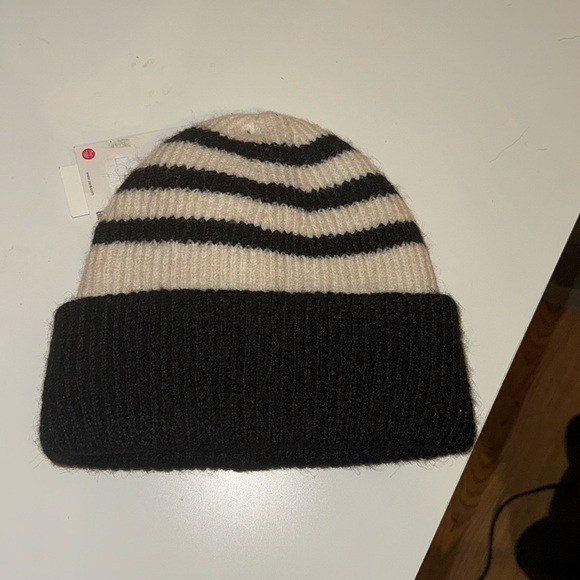 Zara black and cream knit beanie new with tags - Picture 2 of 5